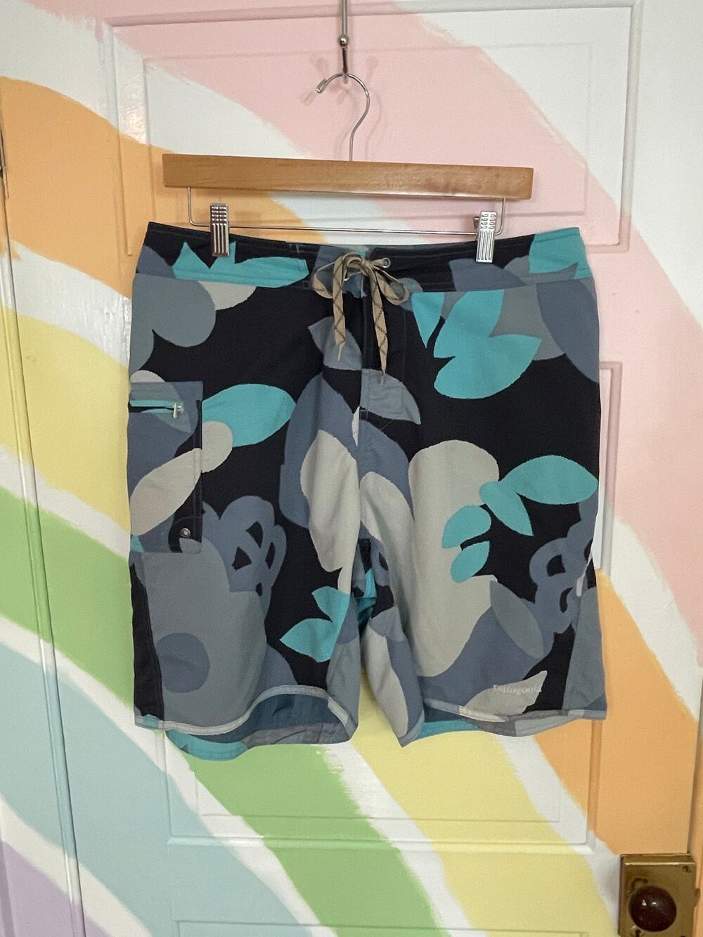 Patagonia Wavefarer 35 Abstract Floral Board Shorts Black Aqua Surf